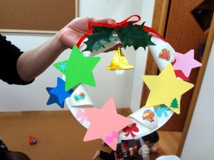 クリスマス 幼稚園児の子供と家を飾る手作りリースや工作を作ってみよう イクメンパパの子育てブログ